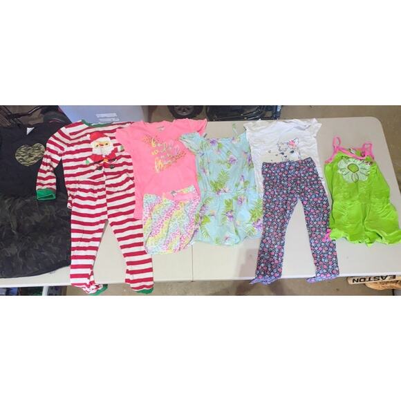 Lot Of 57 Girls Outfits (PJs, Outfits, Nightgown) Sized 6-8, Assorted Brands - Picture 7 of 8